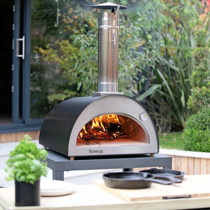 Compact wood-fired pizza oven for home and light commercial use
