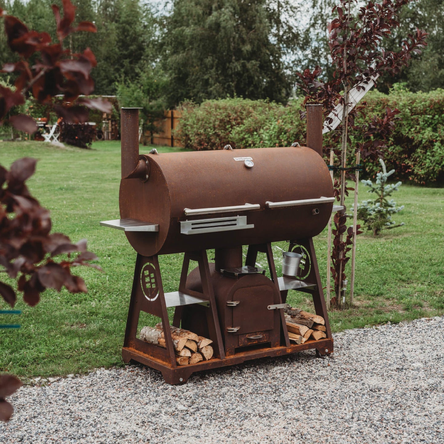 GrillSymbol BBQ Smoker Smoky Beast XL - The Garden Flame