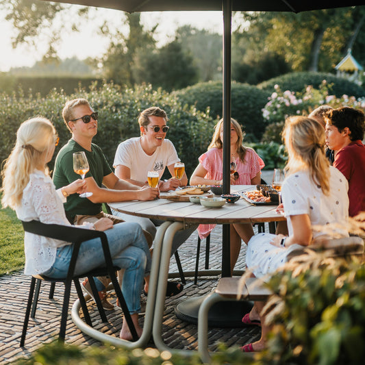 Wünder The Circle round outdoor table and bench set with parasol