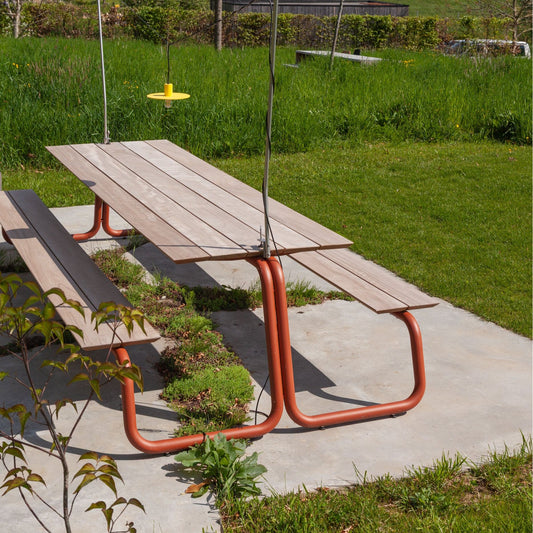 Wünder The Table small 8-person outdoor dining table