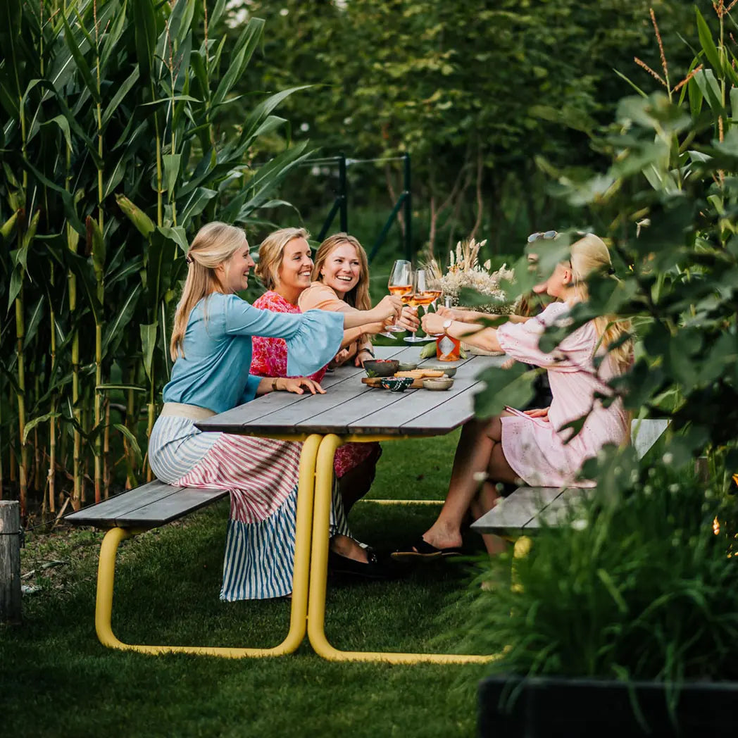 Wünder The Table Outdoor Furniture
