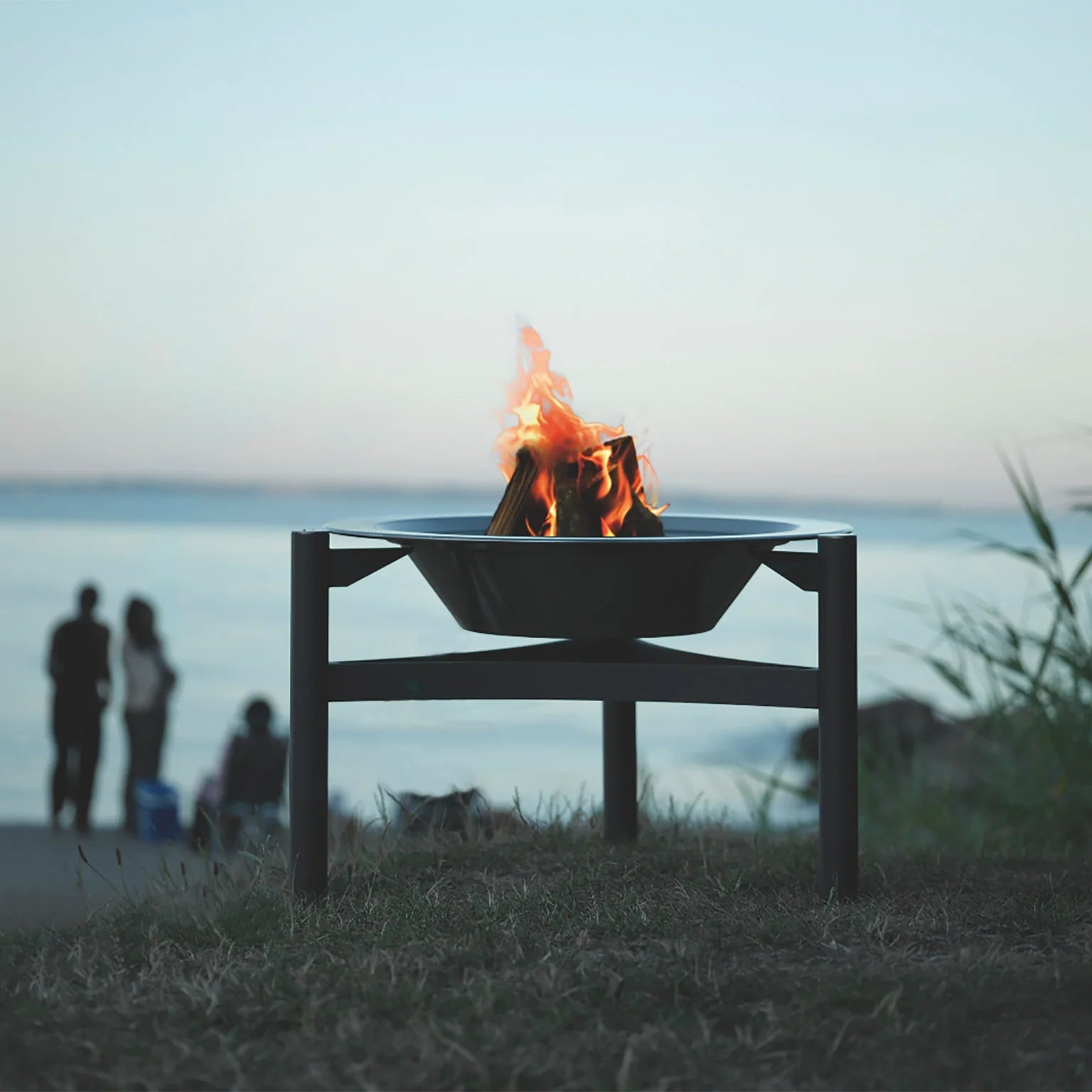 Martinsen 9000 fire pit BBQ outdoor charcoal grill and fireplace