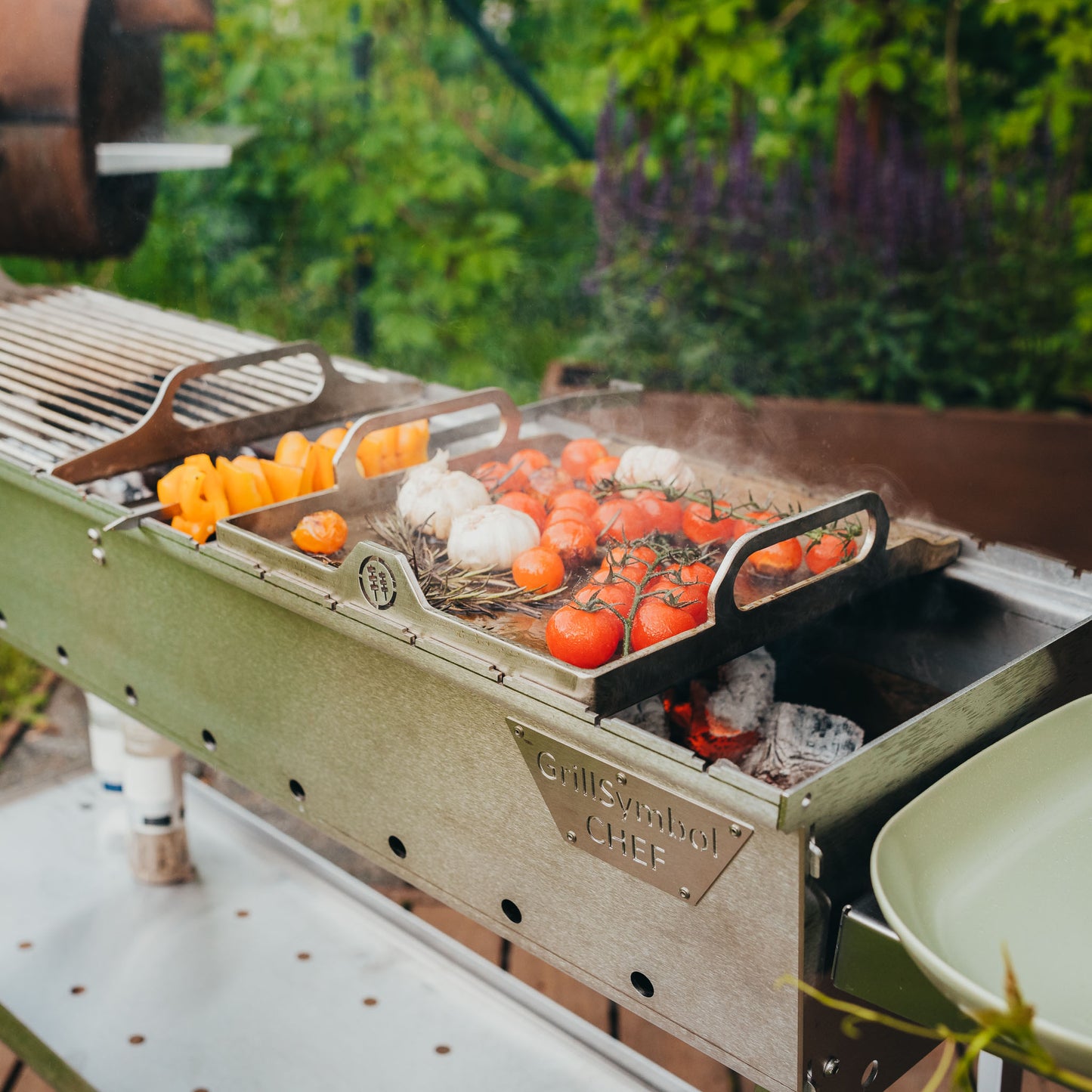 GrillSymbol Charcoal Grill Naked Chef XL Silver