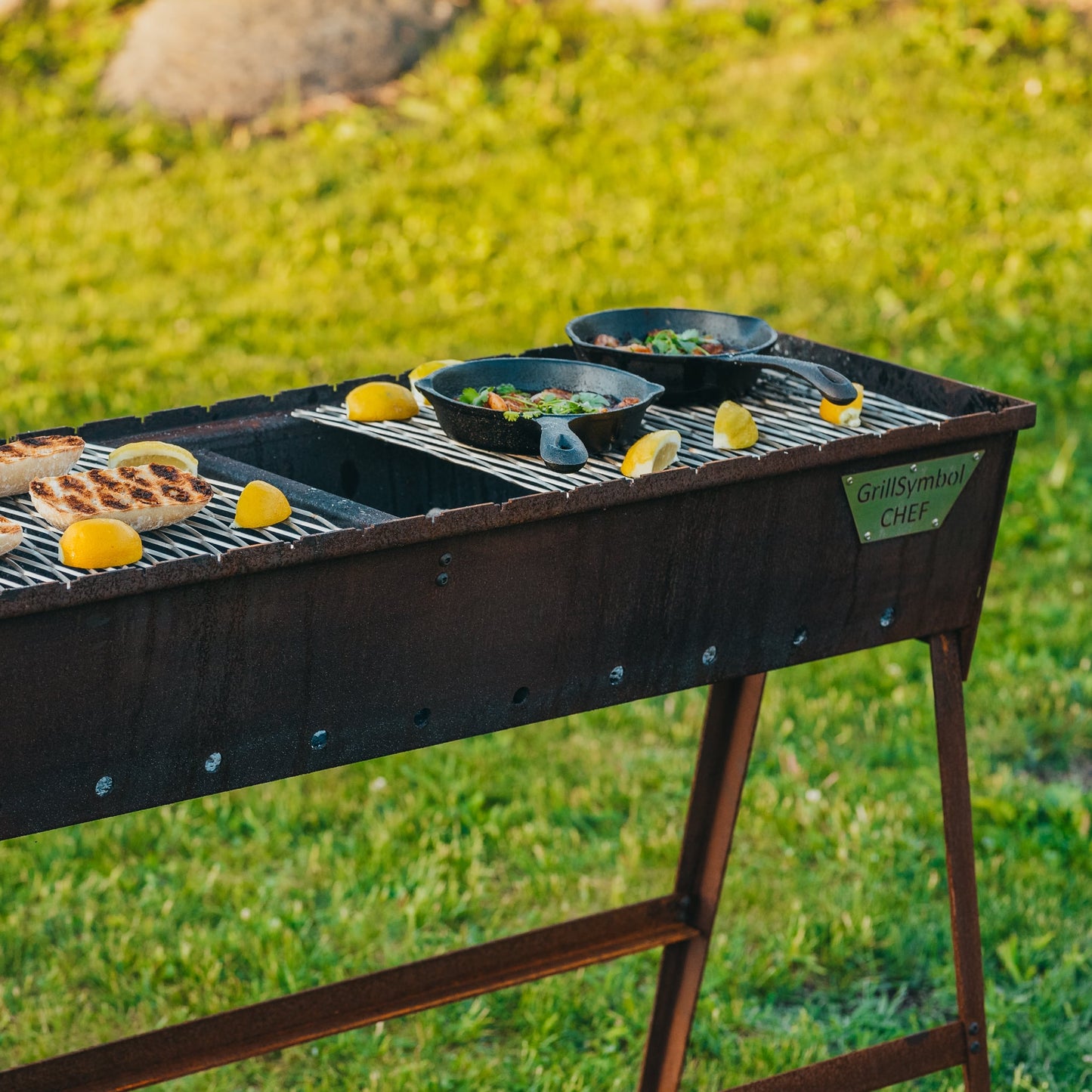 GrillSymbol Charcoal Grill Naked Chef XL