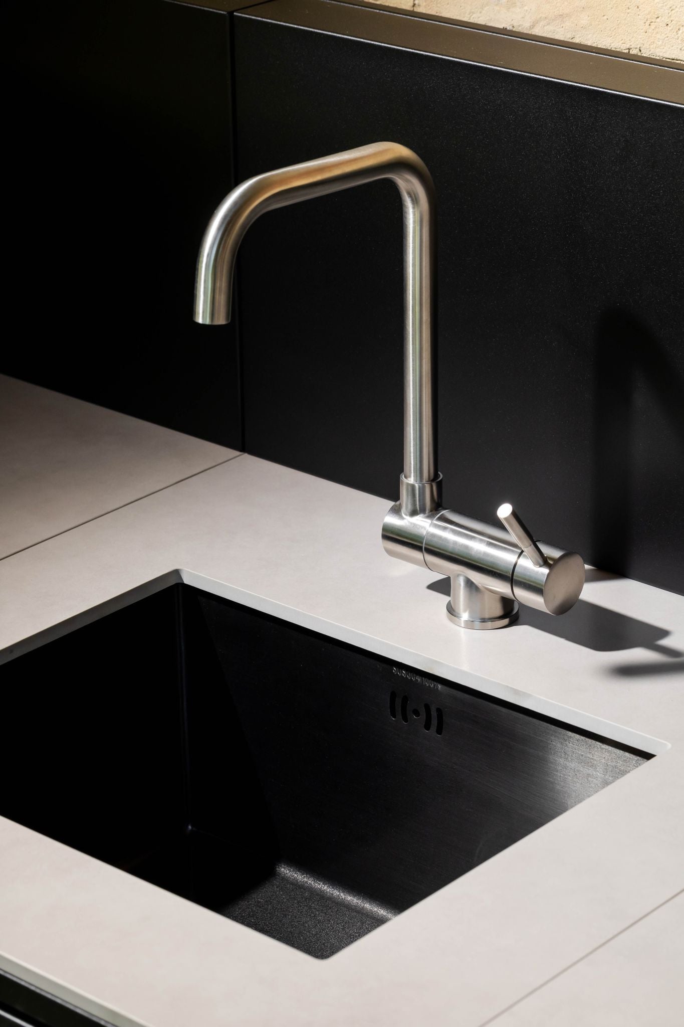 Integrated stainless steel sink in the Fontana Ignes IGN-Aqua module
